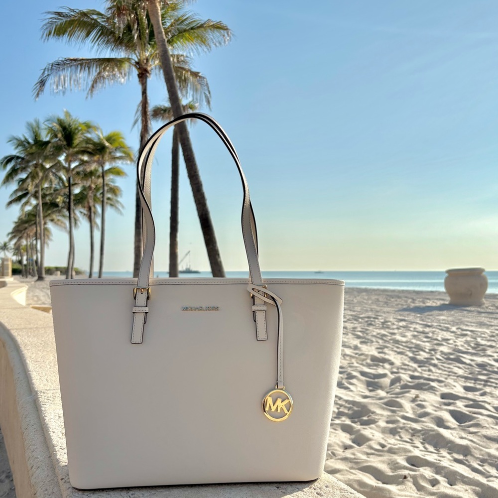 $378 Michael Kors JET SET MD LT CREAM LEATHER TZ TOTE BAG MK HANDBAG PURSE - Picture 3 of 9